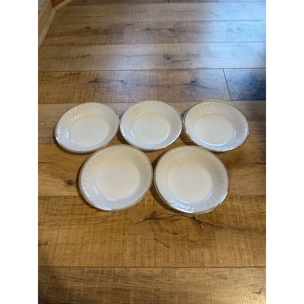 Set Of 5 Vintage Fire King Milk Glass With Gold Trim Soup Or Salad 7.5in Bowls